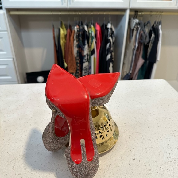 Christian Louboutin, Brand New; Never worn! - Picture 3 of 4